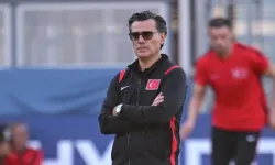 Montella'dan Eleştirilere Sert Yanıt: 'Futbolcular Robot Değil'