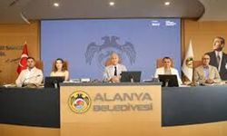Başkan Özçelik İddialara Rağmen CHP'de Yoluna Devam Ediyor