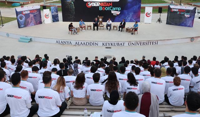 Alanya’da Siber Vatanın Yeni Muhafızları Yetişti: 350 Genç Sertifikalarını Aldı