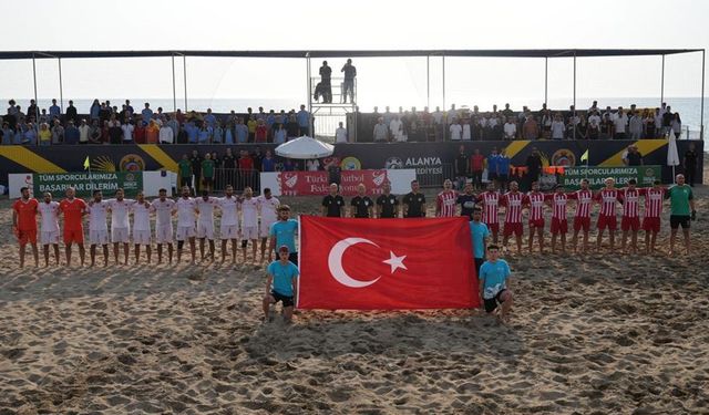 Alanya'da Düzenlenen Plaj Futbolu'nda Cityline Alanya Türkiye Şampiyonu Oldu