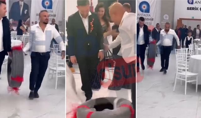 Düğünde Gülümseten Anlar: Damada Altın Yerine Bakın Ne Hediye Edildi