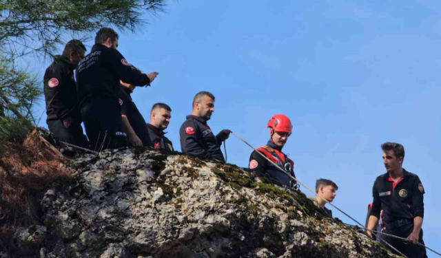 Dağlık Alanda 3 Gün Mahsur Kalan Keçi Sahibine Teslim Edildi