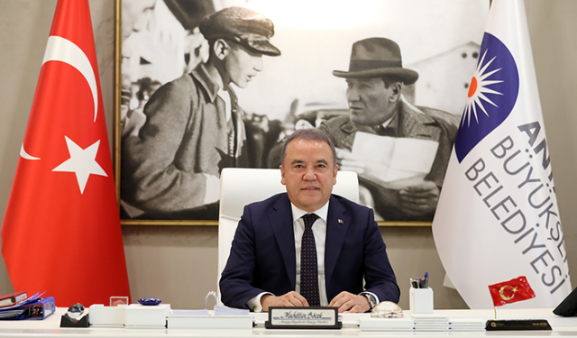 Muhittin Böcek Hastaneye Kaldırıldı