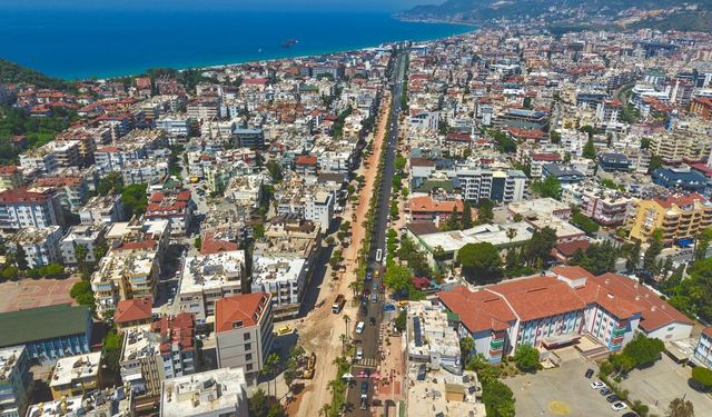 Atatürk Caddesi’nde Geri Sayım Hızlandı: Çalışmalar Planlanandan Önce Bitebilir