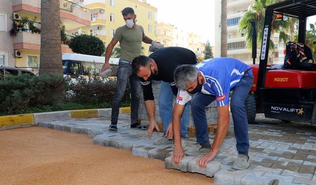 Alanya Belediyesi'nden Atatürk Caddesi'nde İzinsiz Uygulamaya Müdahale