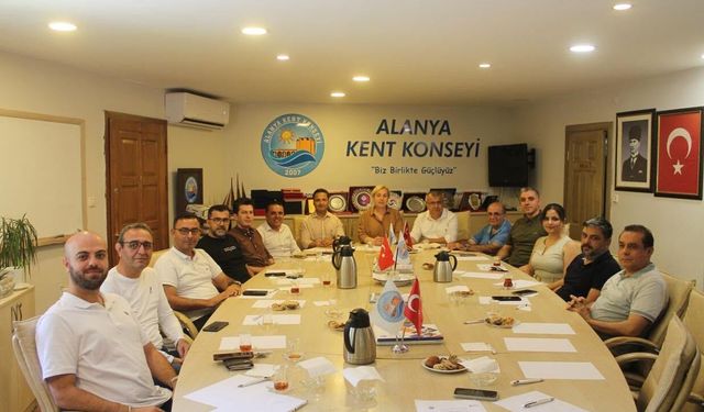 Alanya Kent Konseyi'nden Turizm Uyarısı: 'Alanya'yı Kaybetmeyelim'