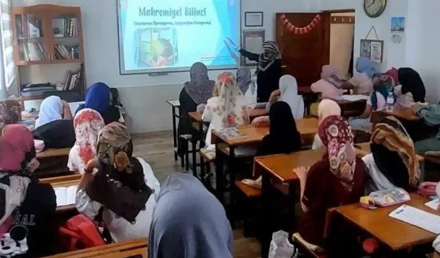 Alanya'da Kur'an Kursu Öğrencilerine Arkadaşlık ve Akran Nezaketi Semineri