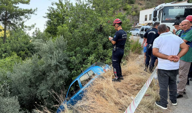 Alanya'da Şarampole Sürüklendi: Beton Mikseri Olası Faciayı Önledi