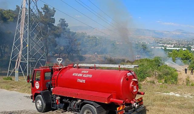 Manavgat'ta Orman Yangını Faciaya Dönüşmeden Kontrol Altına Alındı