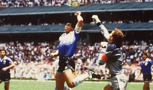 Meksika'daki Bir Mağazadan Futbol Tarihine: Maradona'nın Efsane Formasının Hikâyesi