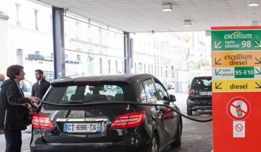 İngiltere'de Akaryakıt Fiyatları Yükseliyor: Bazı İstasyonlarda Tedarik Kısıtı Yaşanıyor