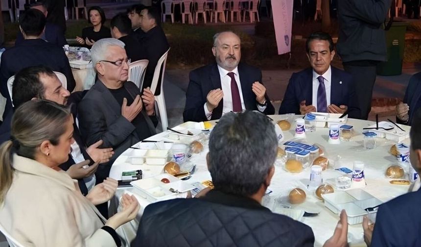 Muhittin Böcek İçin Edilen Duaya Amin Diyen Başsavcı Vekilinin Göre Yeri Değiştirildi