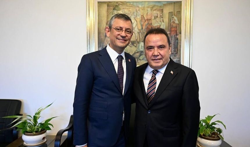 Özgür Özel'den 'Böcek' Çıkışı: 'İftiracı Ol Diye Şantaj Yapıyorlar'