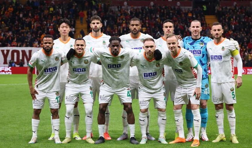 Akdeniz Derbisinde Kritik 90 Dakika: Antalyaspor İle Alanyaspor Kader Maçına Çıkıyor