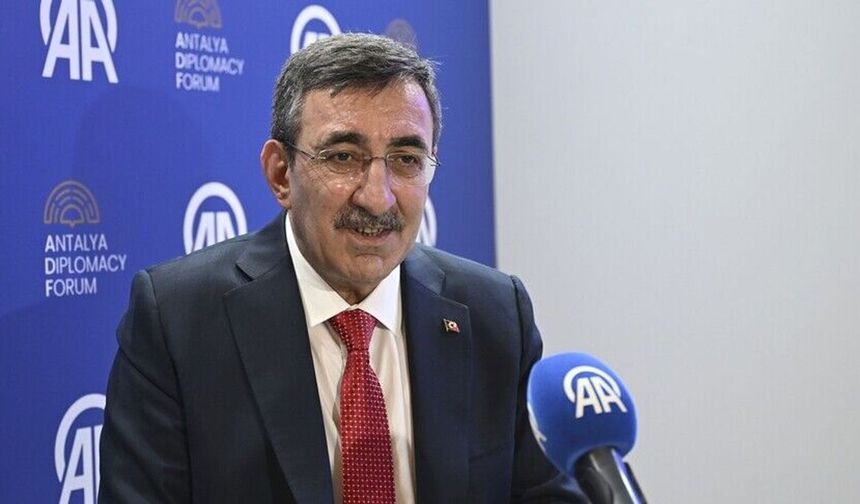 Cevdet Yılmaz: Türkiye Diplomasinin Öncülüğünü Yapıyor