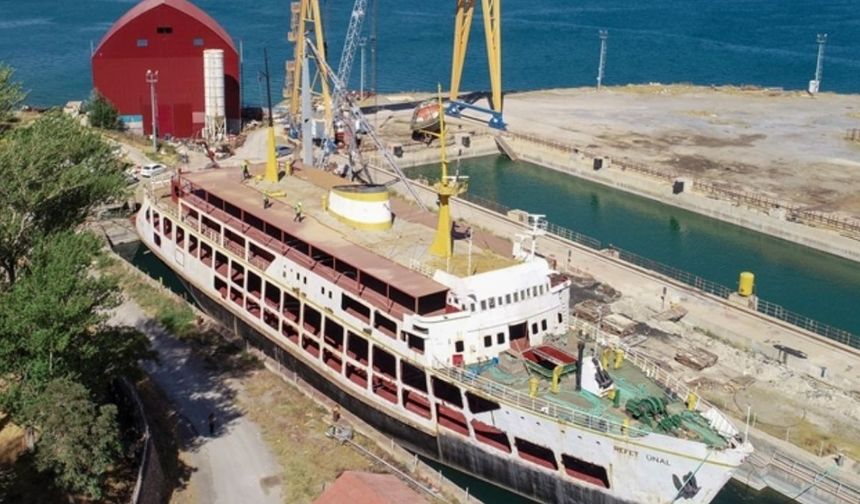 Van'da Yüzen Otel Projesi İptal: Milyonlar Harcandı, Sonuç Alınamadı