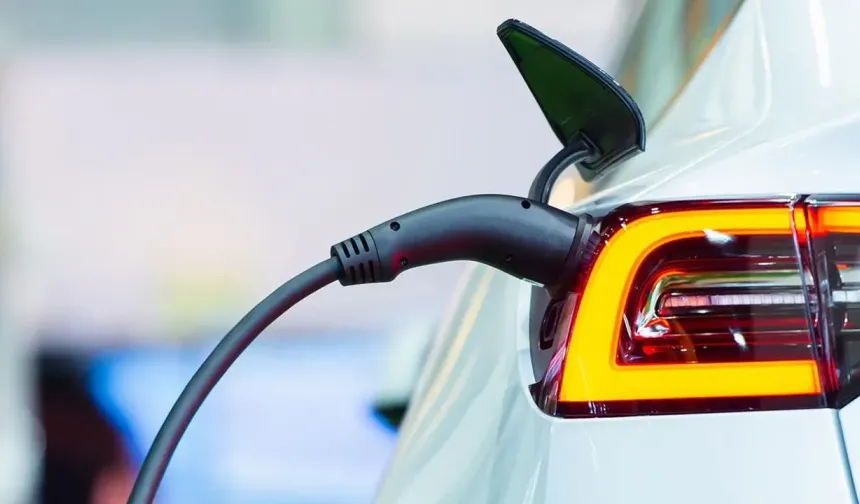 Elektrikli Araç Şarj İstasyonlarına Kaçak Elektrik Cezası Uyarısı