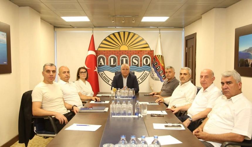 Alanya Keçiboynuzu Antalya'nın Temsil Ürünü Seçildi