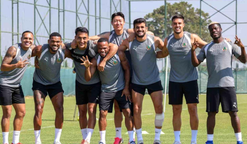 Corendon Alanyaspor, Burdur Kampında Taktik Çalışmalarını Sürdürüyor