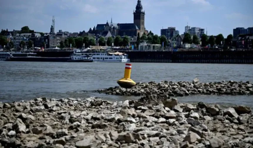 Hollanda'da Su Kıtlığı İlan Edildi: Kuraklık Nehirleri Kritik Seviyeye Düşürdü