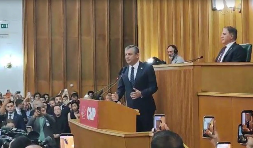 Özgür Özel CHP grup toplantısında açıkladı: Yeni parti hazırlığı başladı