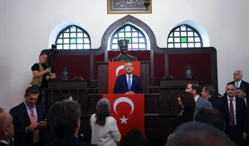 Özgür Özel, Yeni Parti'nin Kurucu Genel Başkanı Seçildi