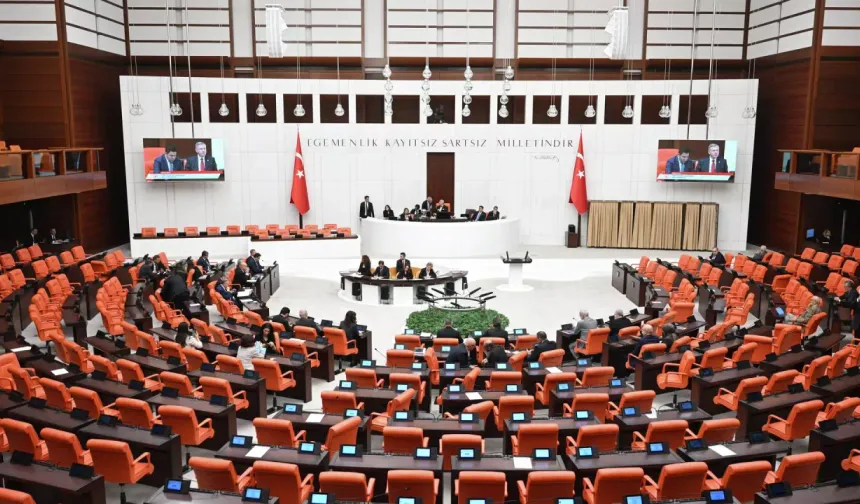 TBMM Kabul Etti: En Düşük Emekli Aylığı 23 Bin 552 Liraya Yükseltildi