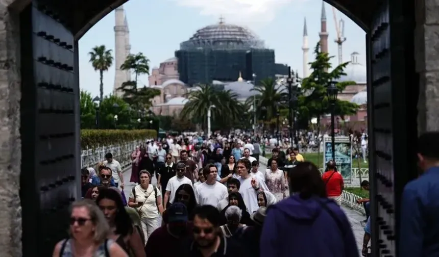 Yerli Turistin Seyahat Harcaması İlk Çeyrekte 102,3 Milyar Lirayı Aştı