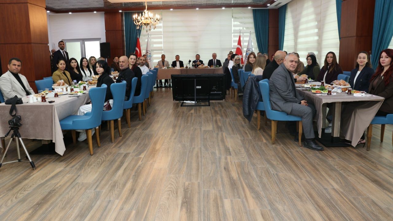 Rektör Türkdoğan Gazeteciler Günü'nde Basın Mensuplarıyla Buluştu